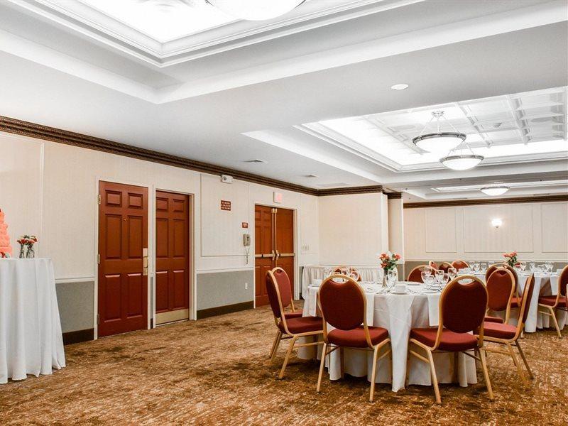Comfort Suites Downtown Carlisle Ngoại thất bức ảnh
