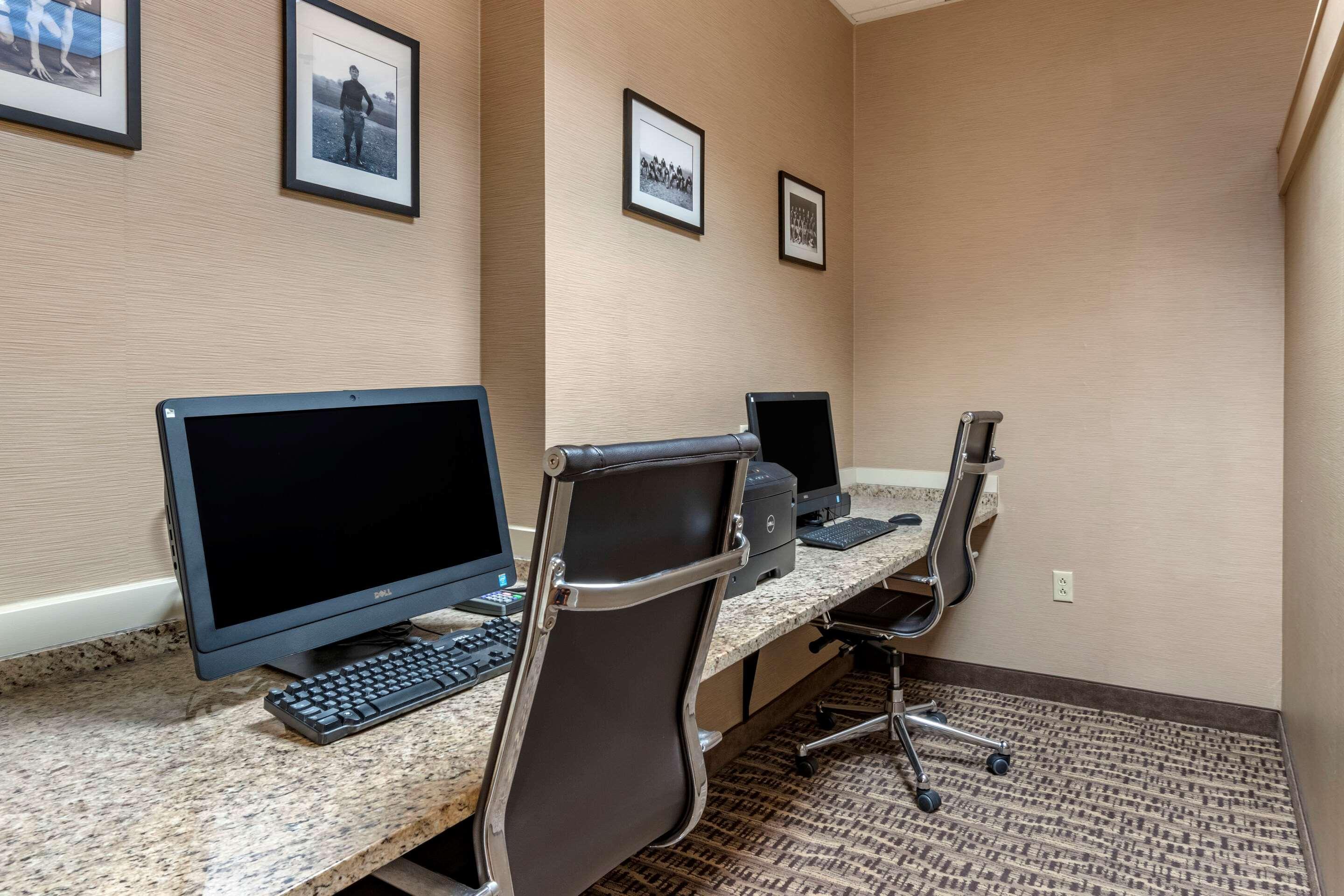 Comfort Suites Downtown Carlisle Ngoại thất bức ảnh